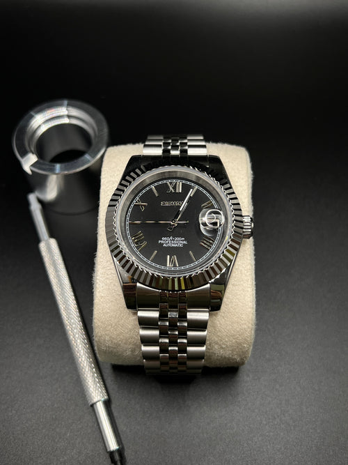Datejust Jubilee Römisch Schwarz - Seiko Mod